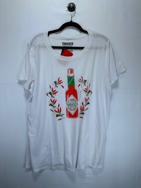 Torrid Tabasco Graphic T Shirt White Chili Pepper Bottle Print Size 1X NWT
